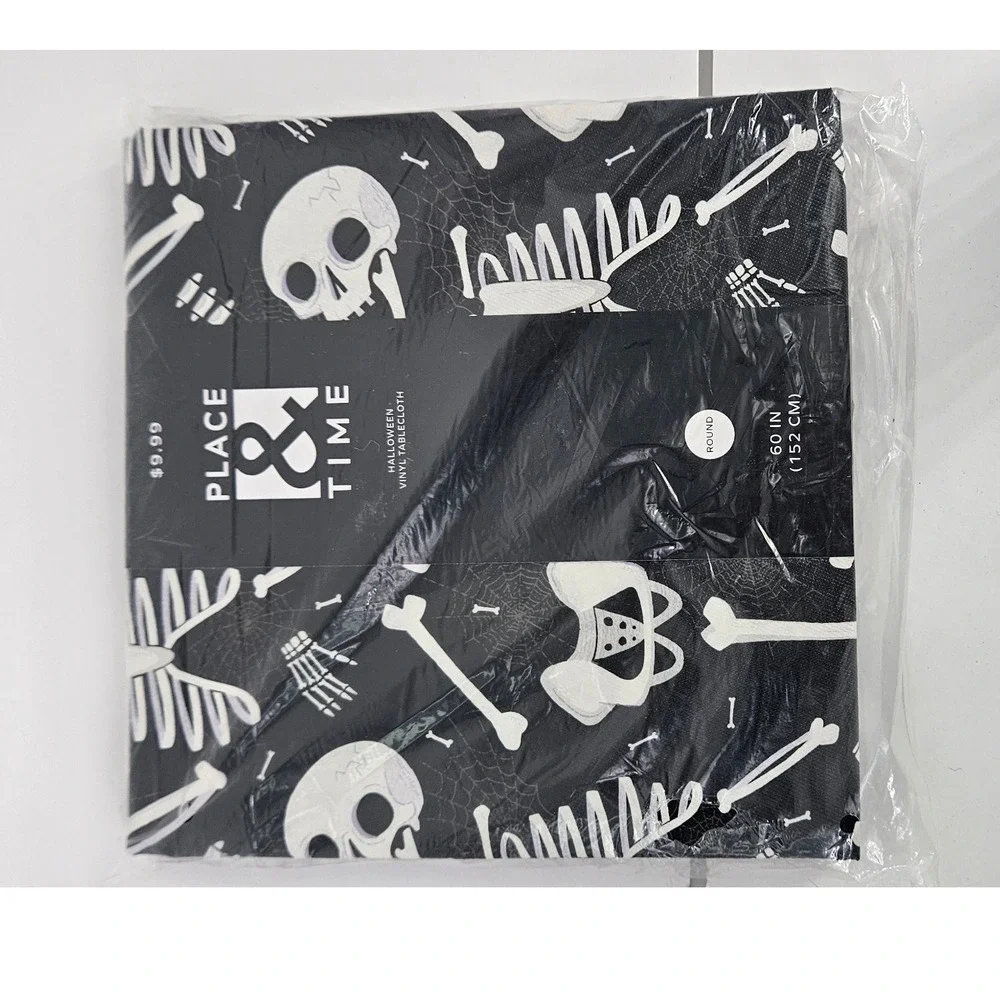NOS‎ 3 Halloween Party Tableclothes Vinyl 2 round 1 lg oval skeletons pumpkins